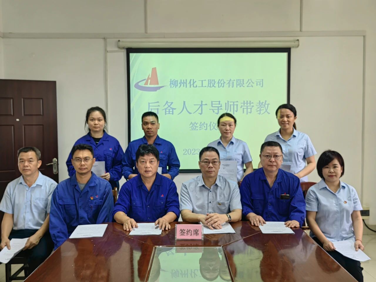 68c8b6a9eef099cabe82f207d229c3dc.jpg 68c8b6a9eef099cabe82f207d229c3dc.jpg